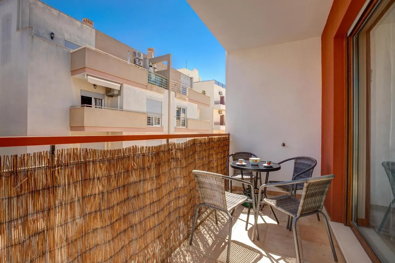 Two Bedroom Apartment With Rooftop Pool In Alvor