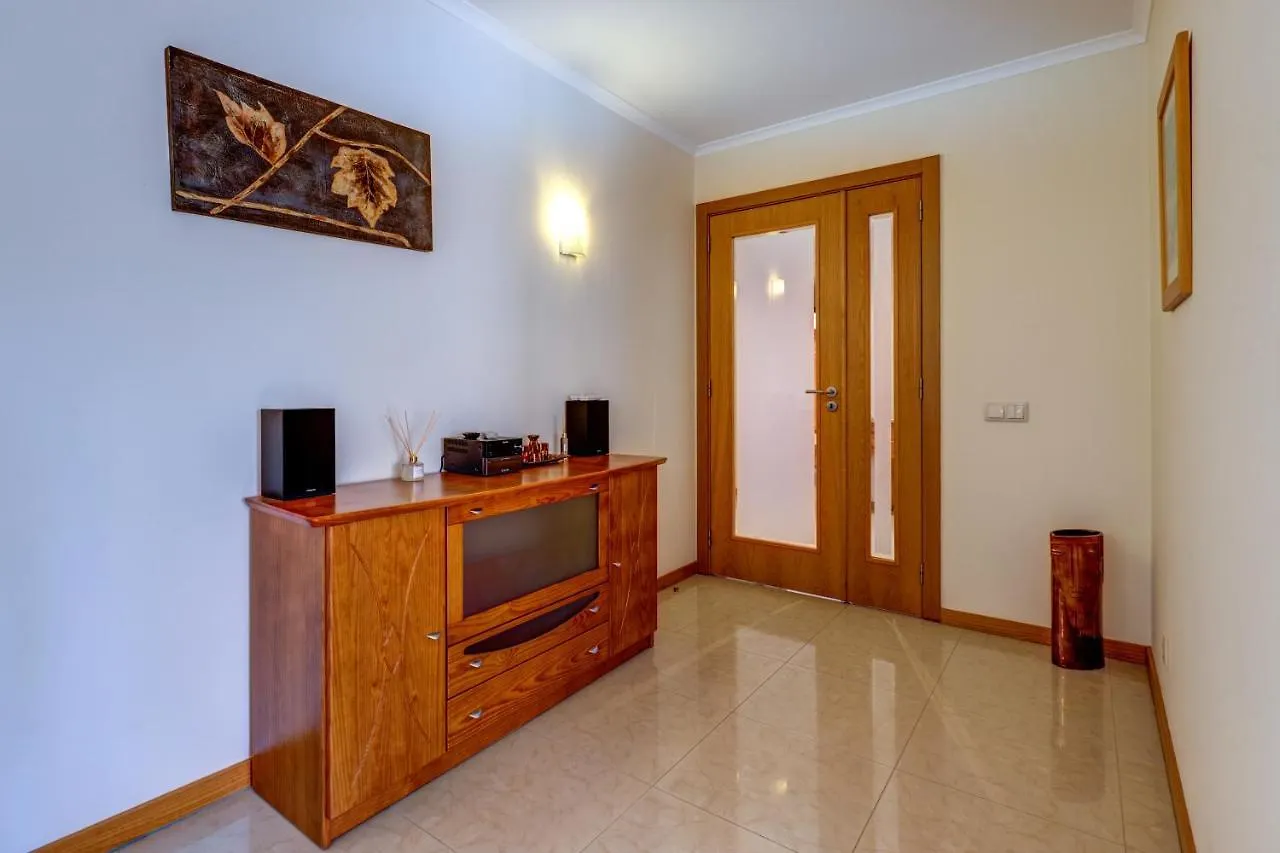 Two Bedroom Apartment With Rooftop Pool In Alvor