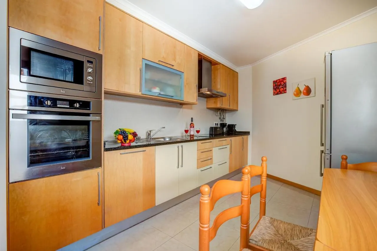 Two Bedroom Apartment With Rooftop Pool In Alvor
